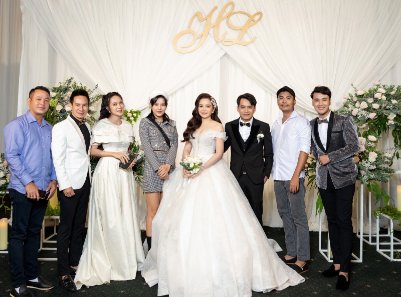 Lý Hải Minh Hà 9 Vợ chồng Lý Hải – Minh Hà chiếm hết spotlight khi đi ăn cưới