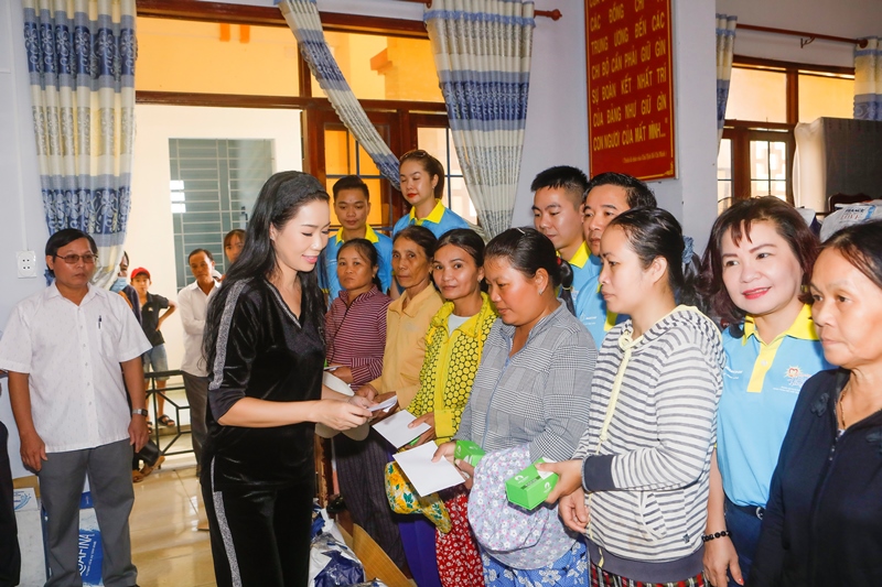 TKC 24 Giữ đúng lời hứa, NSƯT Trịnh Kim Chi chia sẻ nỗi mất mát của bà con miền Trung
