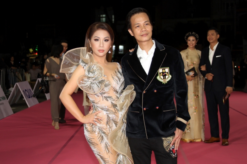 minh tuyet 4 Minh Tuyết lộng lẫy xuất hiện trên thảm đỏ Hoa hậu Việt Nam 2020