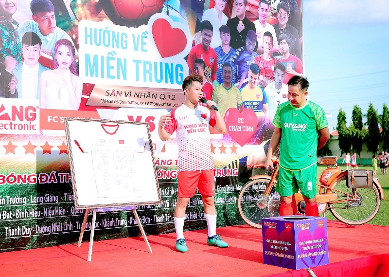 Đấu Giá 1 Ca sĩ Lâm Vũ, công ty Suyang bắt tay Tiến Linh, Anh Đức đá bóng ủng hộ miền Trung