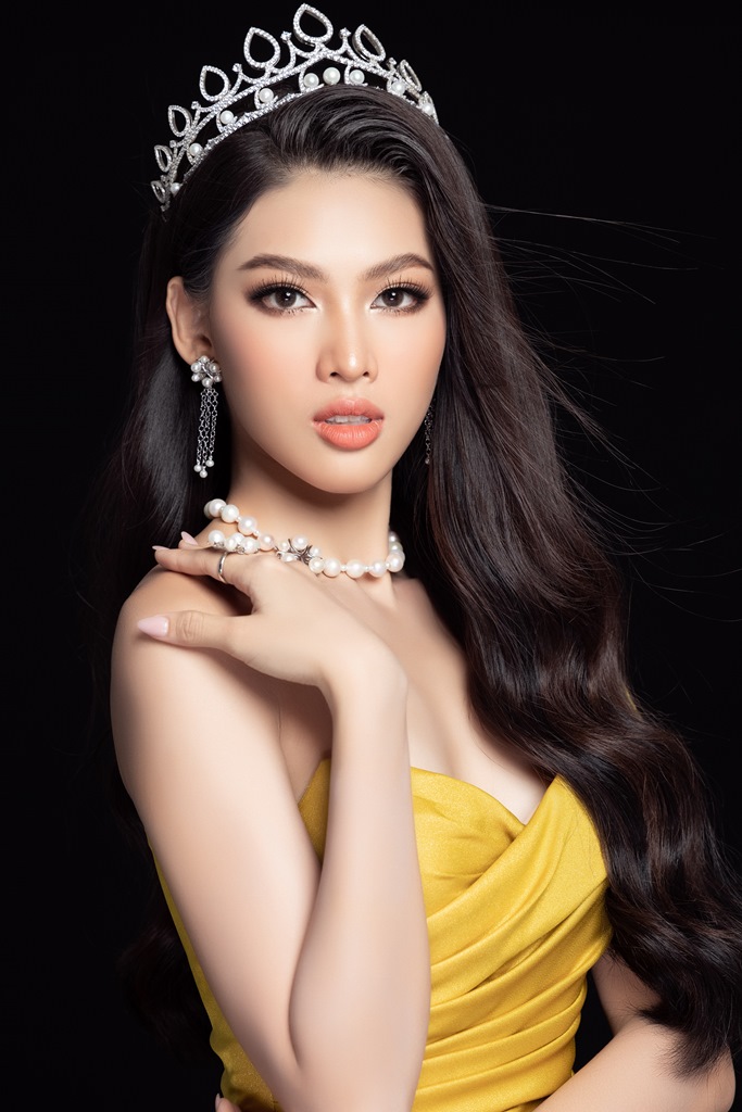 A Hau Ngoc Thao 2 Top 3 Hoa Hậu Việt Nam 2020 khoe visual chuẩn beauty queen kỷ niệm 1 tháng đăng quang
