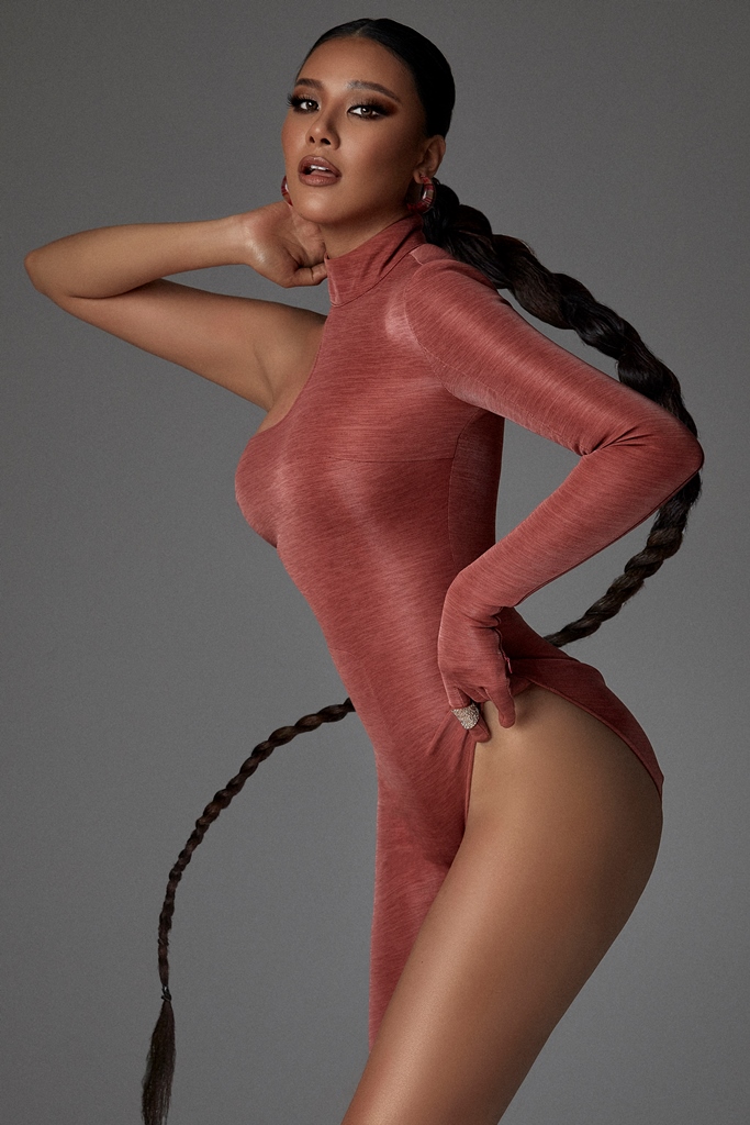 A hau Kim Duyen9 Tự tin diện bodysuit, Á hậu Kim Duyên khoe đường cong nóng bỏng sau giảm cân