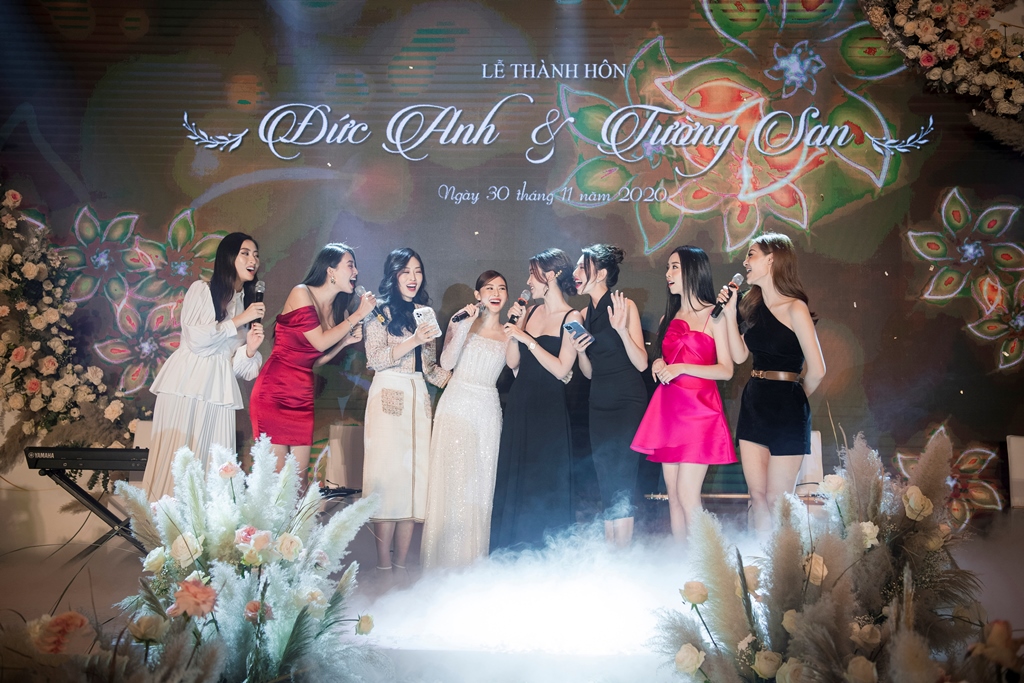 DAM CUOI TUONG SAN 2 Á hậu Tường San hạnh phúc lên xe hoa tuổi 20, dàn hoa hậu đình đám đến mừng