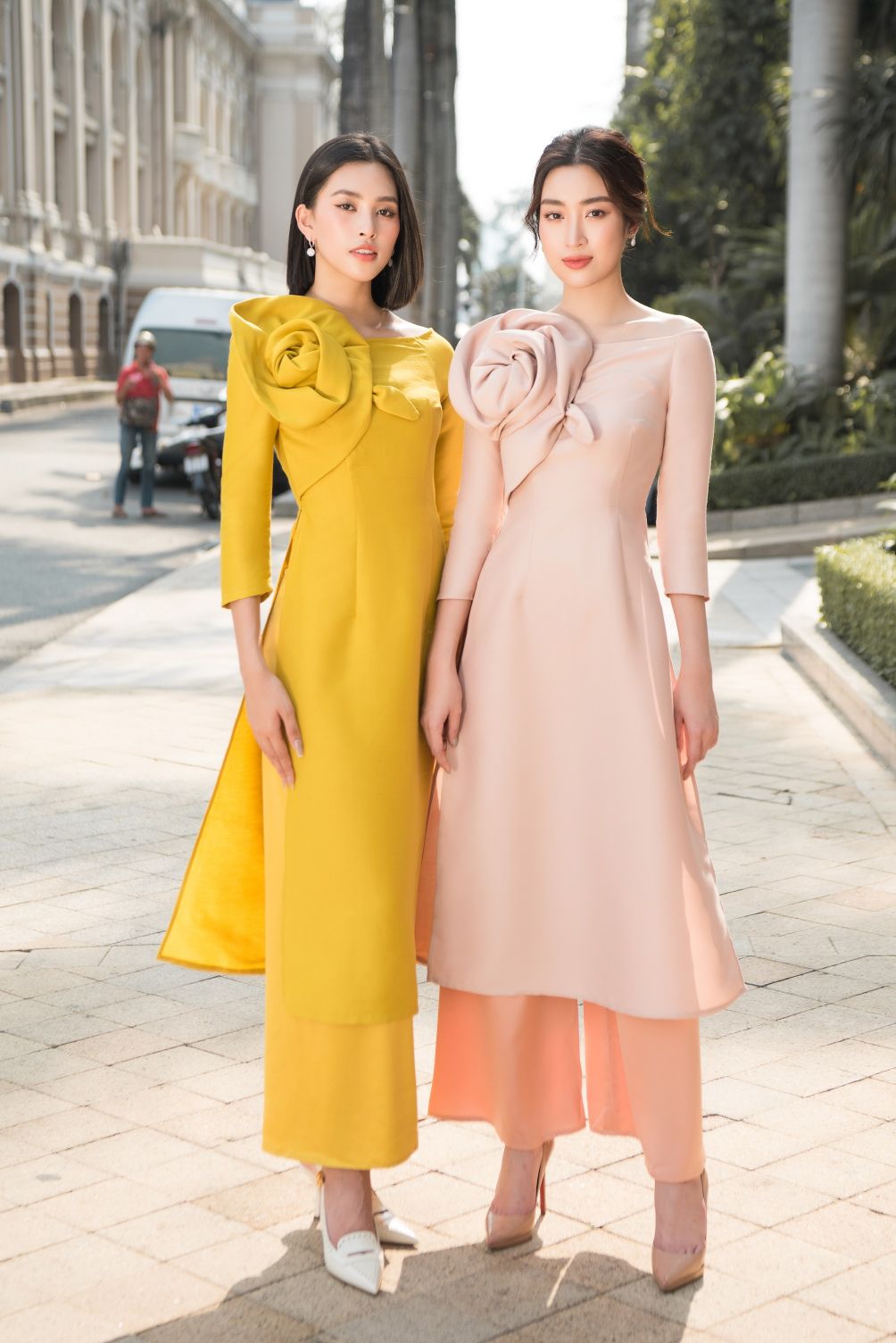 DO MY LINH TIEU VY 3 Hoa hậu Đỗ Mỹ Linh thử sức kinh doanh thời trang, rủ rê Tiểu Vy làm mẫu ruột