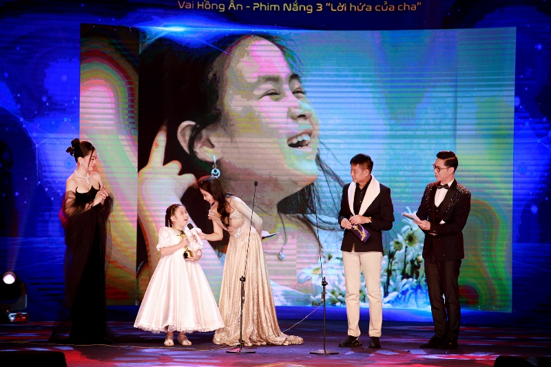 Gương mặt triển vọng  Ngân Chi  Lan Ngọc, Chi Pu, Khả Như, Diễm My 9x... được vinh danh tại giải thưởng Ngôi Sao Xanh 2020