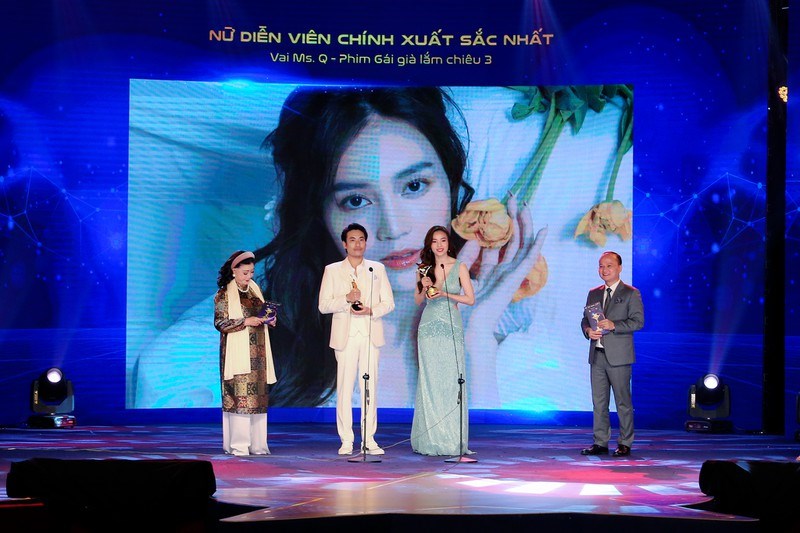 ninh duong lan ngoc Lan Ngọc, Chi Pu, Khả Như, Diễm My 9x... được vinh danh tại giải thưởng Ngôi Sao Xanh 2020