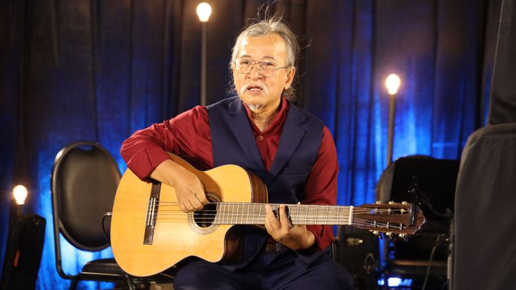 CHU HUNG HERO Gặp gỡ “bậc thầy guitar” 61 tuổi trong Sô Diễn Cuộc Đời