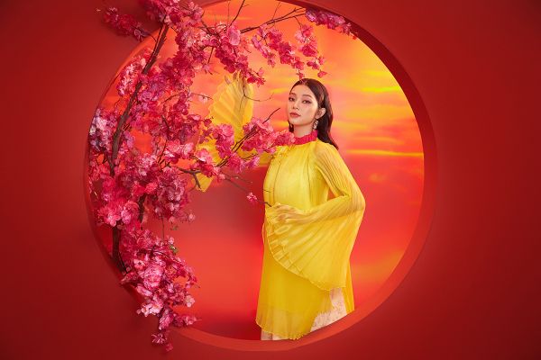 Lam Thu Hong Tet1 Top 5 Người đẹp Biển Lâm Thu Hồng khoe dáng ngọt ngào trong bộ ảnh mừng Tết