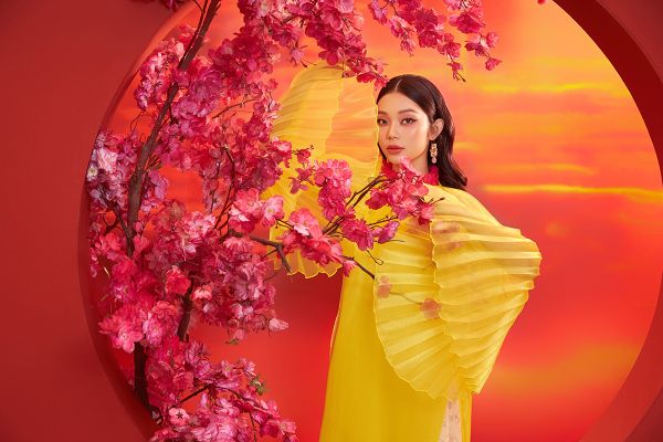 Lam Thu Hong Tet2 Top 5 Người đẹp Biển Lâm Thu Hồng khoe dáng ngọt ngào trong bộ ảnh mừng Tết