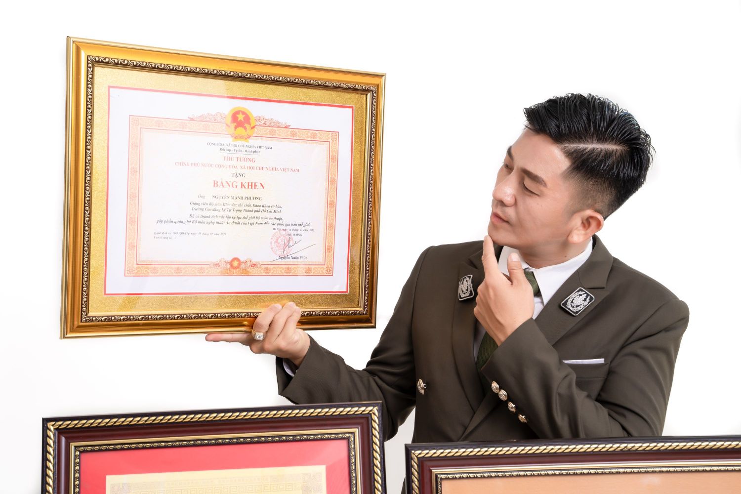 Nguyễn Phương 3 Ảo thuật gia   Kỷ lục gia thế giới Nguyễn Phương vinh dự nhận bằng khen của Thủ tướng