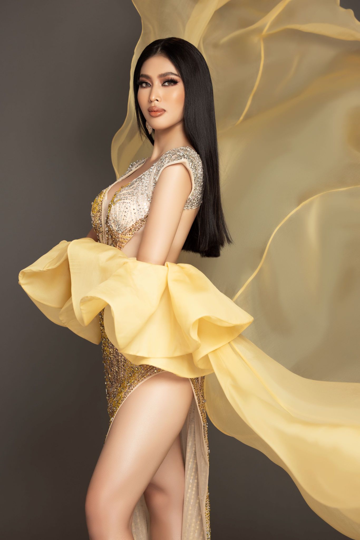 A HAU NGOC THAO 1 Á hậu Ngọc Thảo diện đầm dạ hội nổi bật, hô vang Việt Nam tại Miss Grand International 