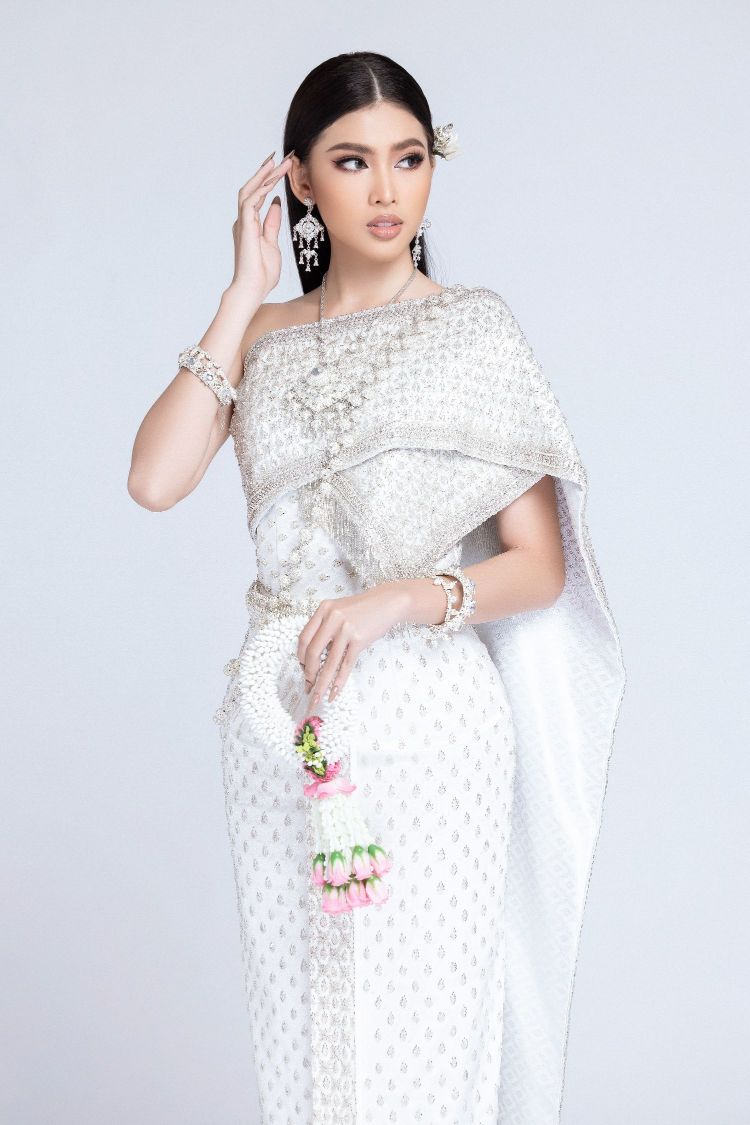 A HAU NGOC THAO DIEN DO THAI LAN 1 Diện trang phục truyền thống của nước chủ nhà, Á hậu Ngọc Thảo khoe nhan sắc beauty queen