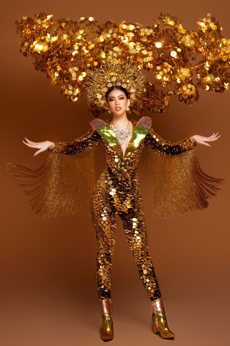 A HAU NGOC THAO QUOC PHUC 1 Cận cảnh bộ Quốc phục nặng gần 30kg của Ngọc Thảo tại Miss Grand International 2020