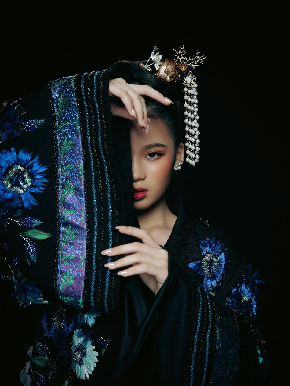 Bao Ha10 Mẫu nhí Bảo Hà đẹp lạ trong bộ ảnh lấy cảm hứng từ văn hóa Á Đông