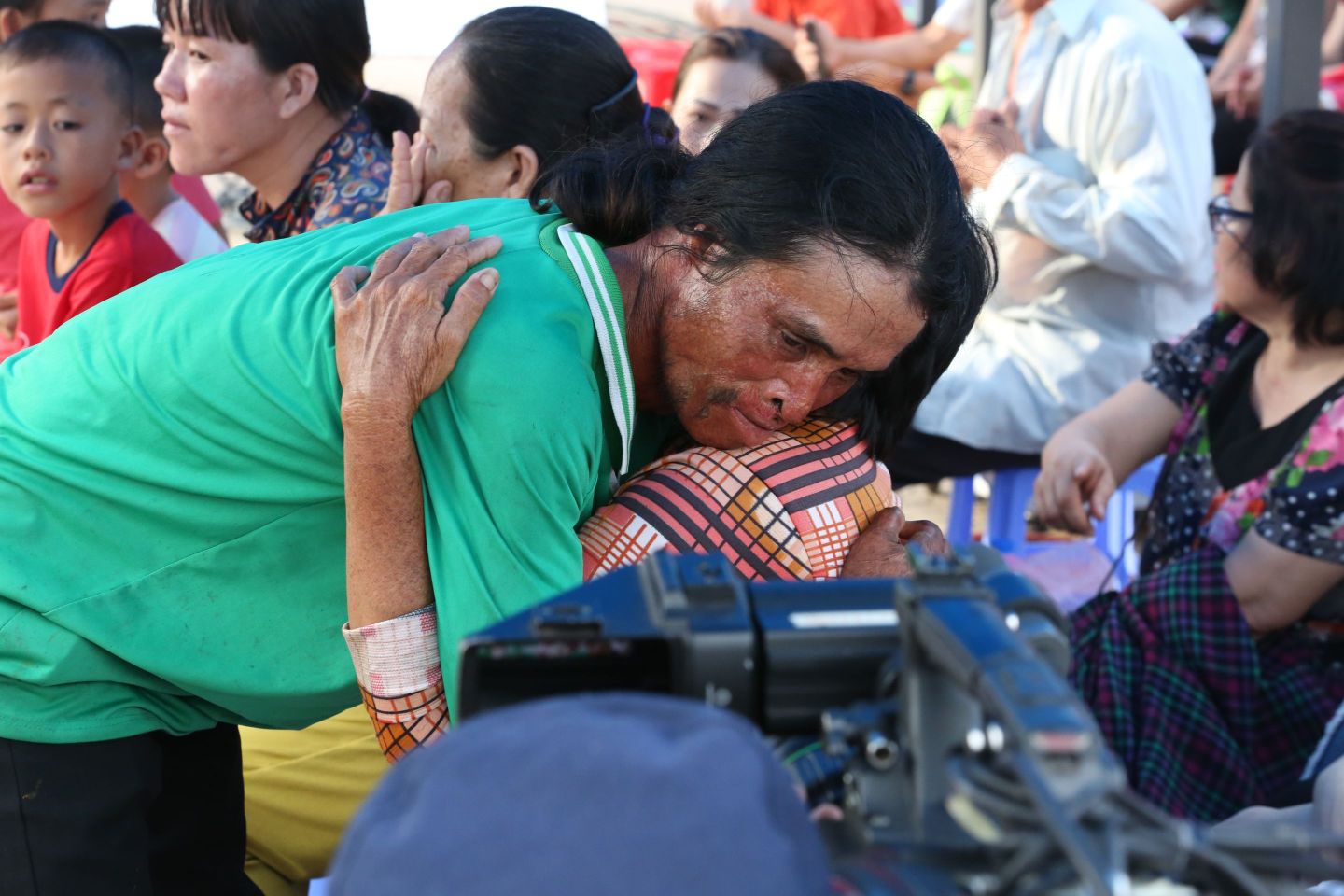 Cơ hội đổi đời 4 Việt Hương khóc nấc vì nhớ đến người mẹ đã khuất