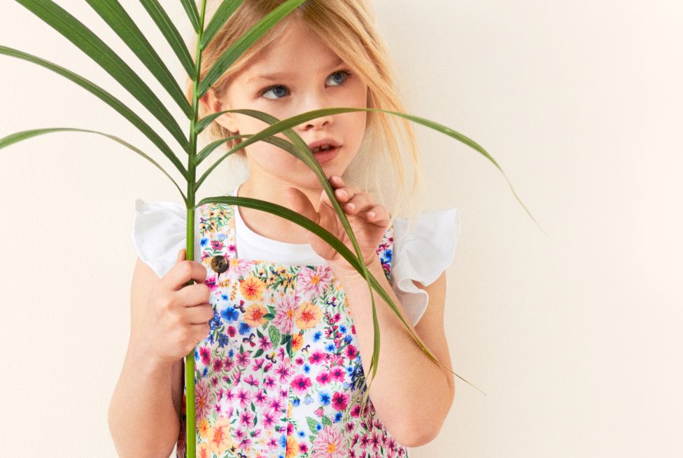 HM 4 H&M hợp tác với họa sĩ Angela Mckay ra mắt BST thời trang bền vững cho trẻ em