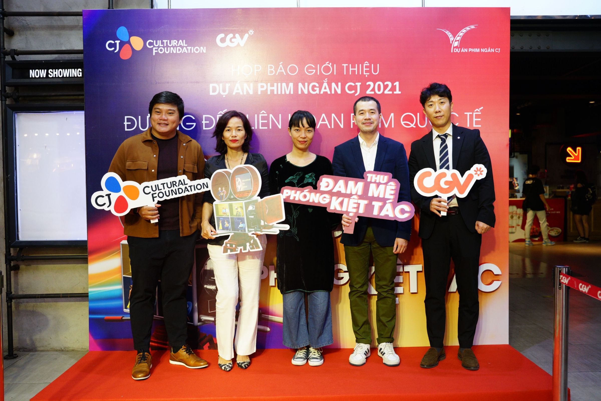 01. Hội đồng thẩm định và đại diện của CGV Việt Nam Dự án phim ngắn CJ tiếp tục tài trợ kinh phí 1,5 tỷ đồng cho nhà làm phim trẻ