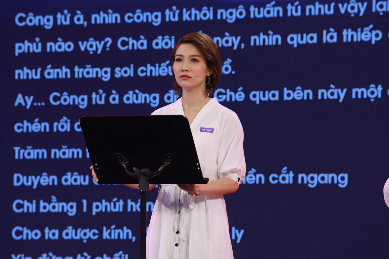 DVLT HOAI THUONG 1 Thanh Âm Quyền Năng – chương trình truyền hình hiếm hoi khai thác nghề lồng tiếng ở Việt Nam