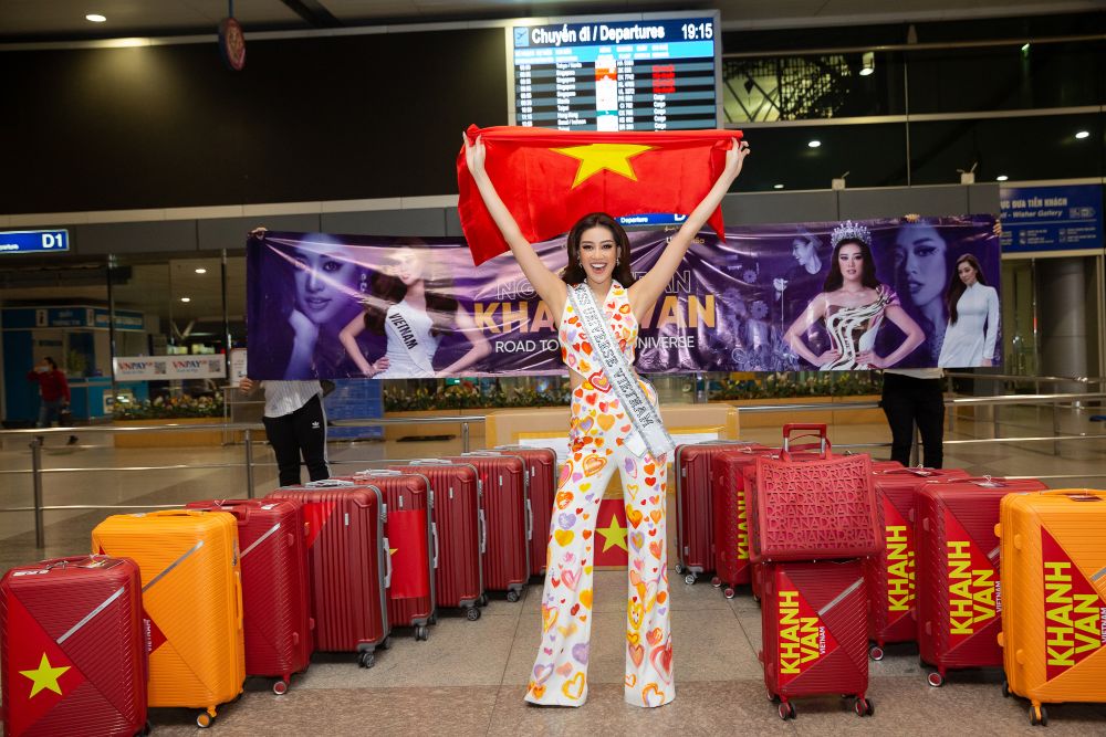 khanh van 1 Hoa hậu Khánh Vân mang 15 Vali hành lý đến Mỹ tham gia Miss Universe
