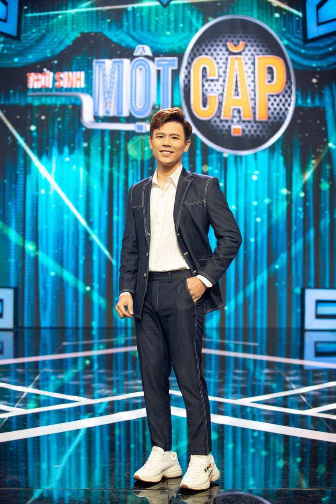 MC Anh Huy Trời sinh một cặp lọt vào top 5 đề cử cho hạng mục Chương trình giải trí ấn tượng