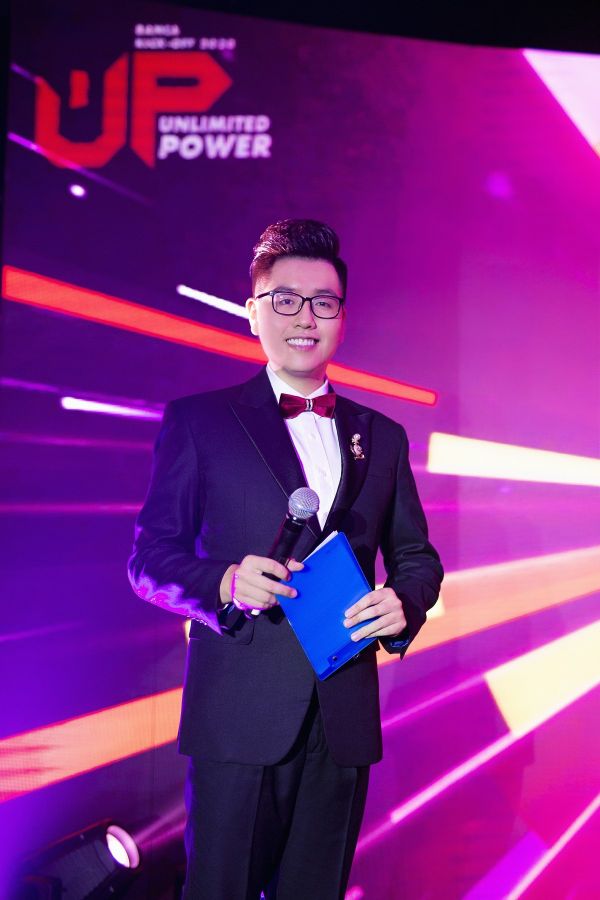 MC Nam Linh chia sẻ khó khăn thi Én Vàng 2021 online 3 MC Nam Linh chia sẻ khó khăn thi Én Vàng 2021 online