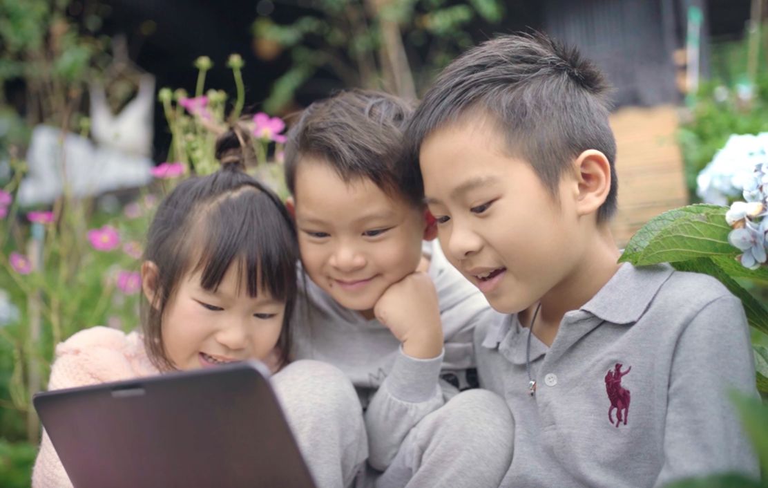 MV Ly Hai 6 Lý Hải   Minh Hà cùng các con tự làm MV hài hước về học online