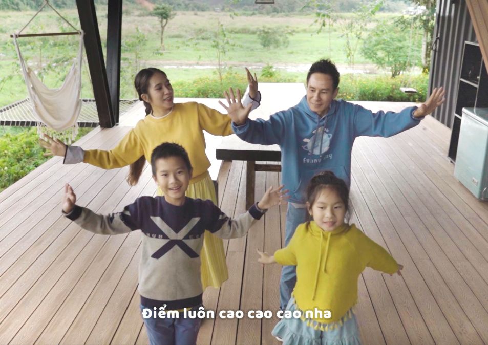 MV Ly Hai 9 Lý Hải   Minh Hà cùng các con tự làm MV hài hước về học online