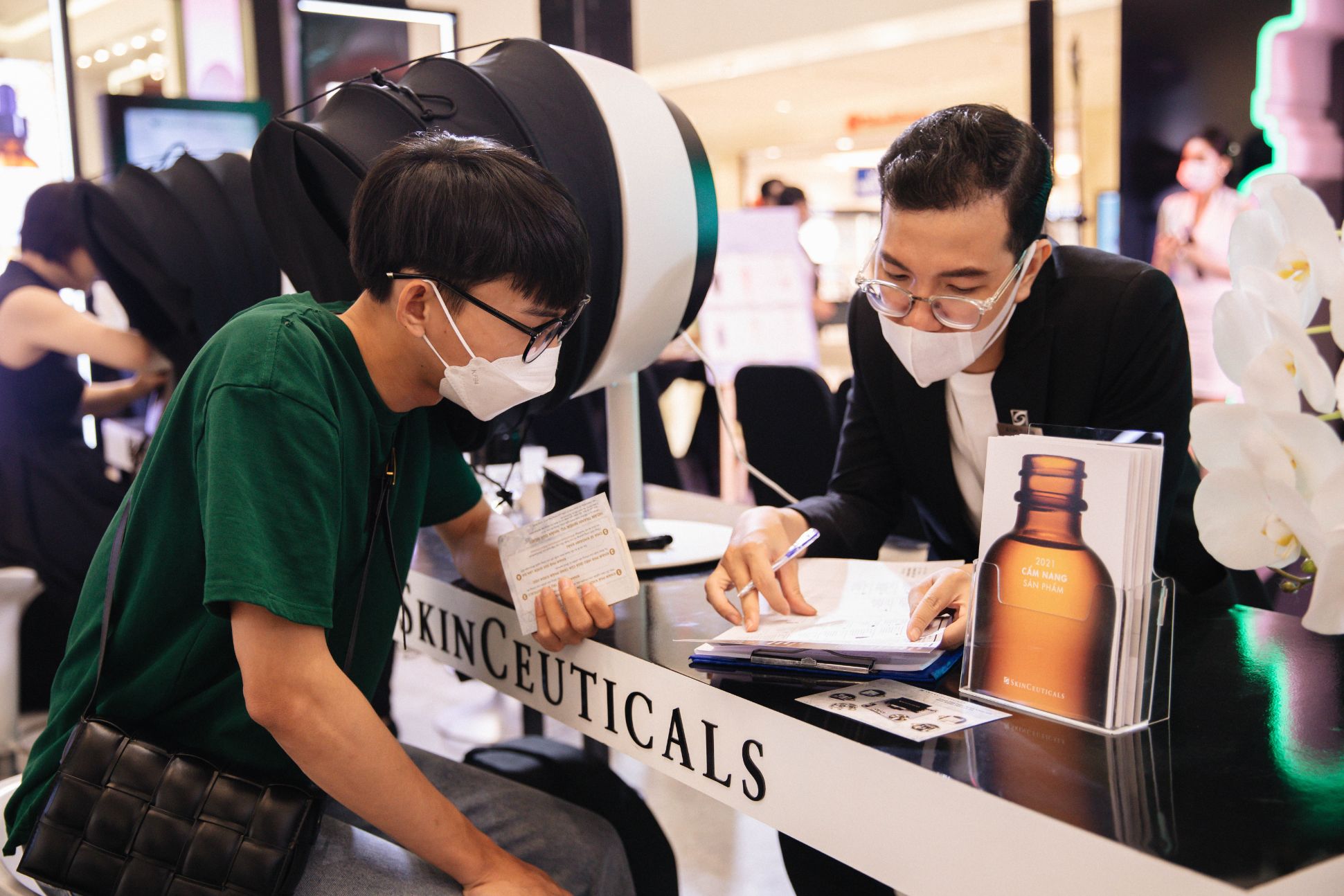 CỬA HÀNG SKIN CEUTICAL 2 Thương hiệu Dược Thẩm mỹ hàng đầu thế giới Skin Ceutical khai trương cửa hàng đầu tiên tại Việt Nam