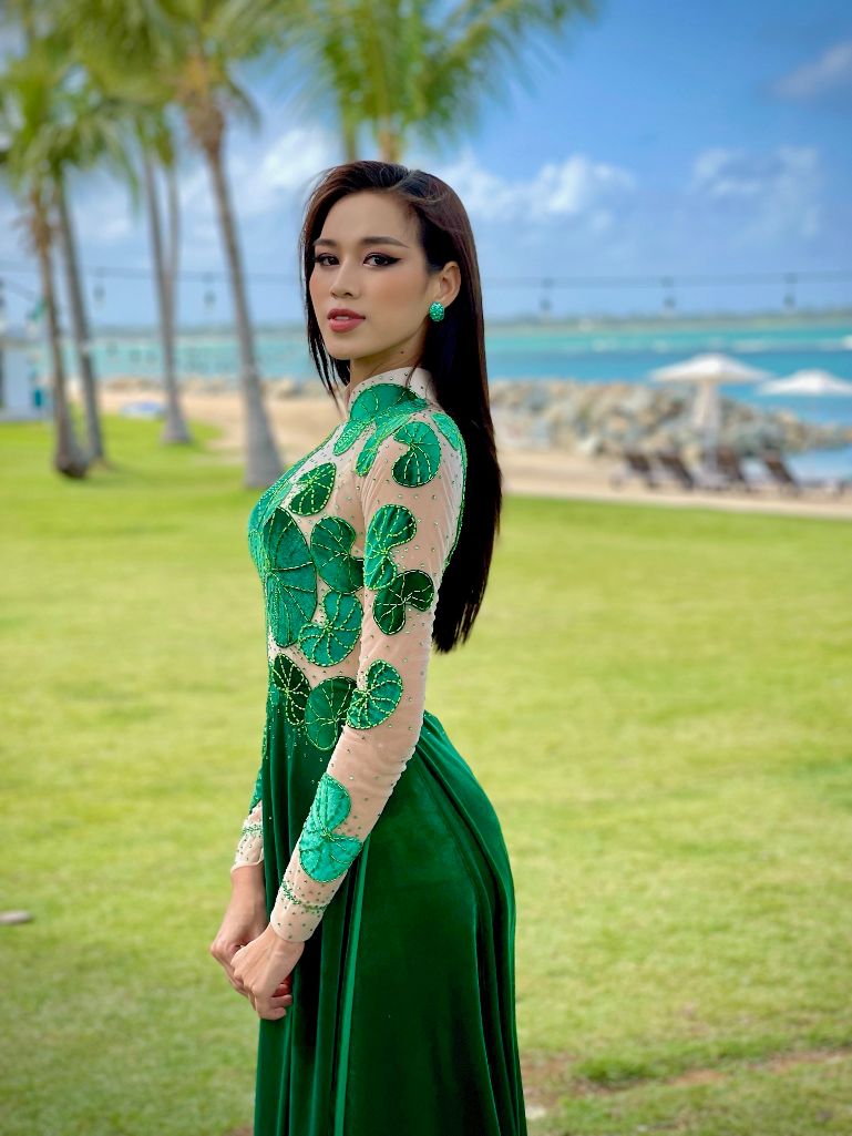 HOA HAU DO HA 1 Hoa hậu Đỗ Hà đưa đặc sản xứ Thanh vào trang phục truyền thống