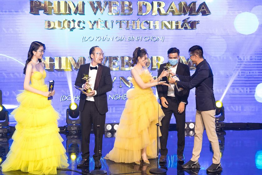 Ho Bich Tram39 Hồ Bích Trâm và web drama Về nhà ăn Tết lập cú đúp giải thưởng tại Ngôi sao xanh lần 8