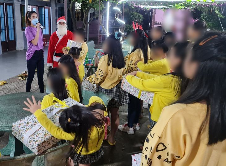 Hoa hậu Khánh Vân 1 1 Hoa hậu Khánh Vân đón Giáng sinh sớm cùng các em gái ngôi nhà OBV 
