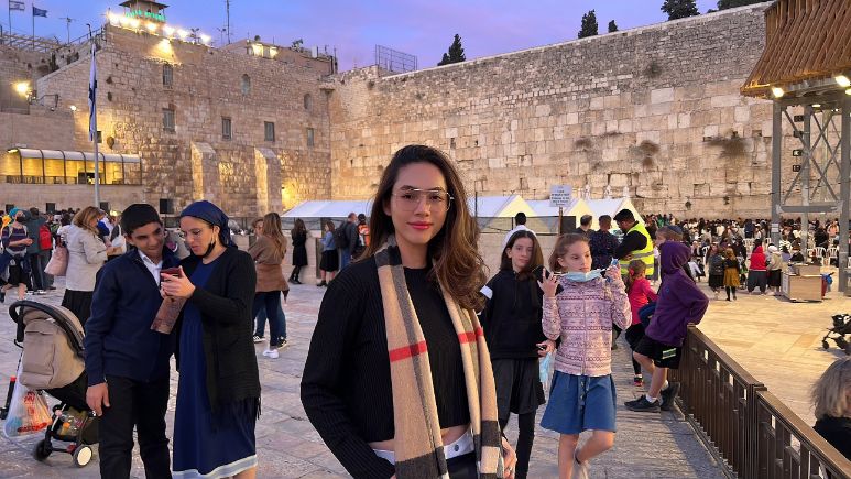 Miss Universe 2021. 7 Á hậu Hoàng My ghi lại hành trình thăm thú Israel với bộ ảnh cực chất căng tràn sức sống