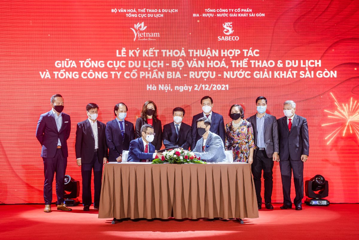 SABECO ký kết hợp tác chiến lược với Tổng Cục Du lịch Bộ VHTTDL SABECO ra mắt bộ sưu tập Tết 2022 mang tên Bản Sắc Việt