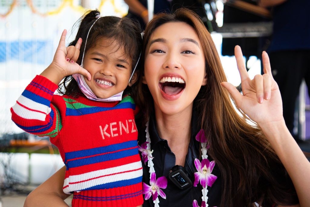 THÙY TIÊN TỪ THIỆN Ở THÁI 24 Hoa hậu Thùy Tiên trích tiền thưởng để làm từ thiện tại Thái Lan