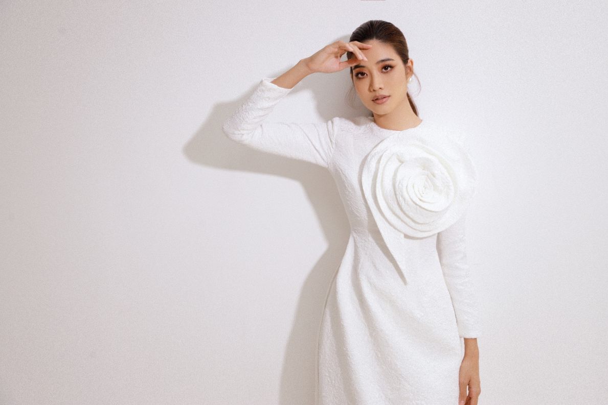 ninh hoang ngan 9 Hoa hậu Ninh Hoàng Ngân gợi ý các mẫu áo dài cách tân đẹp tinh tế cho mùa Tết 2022