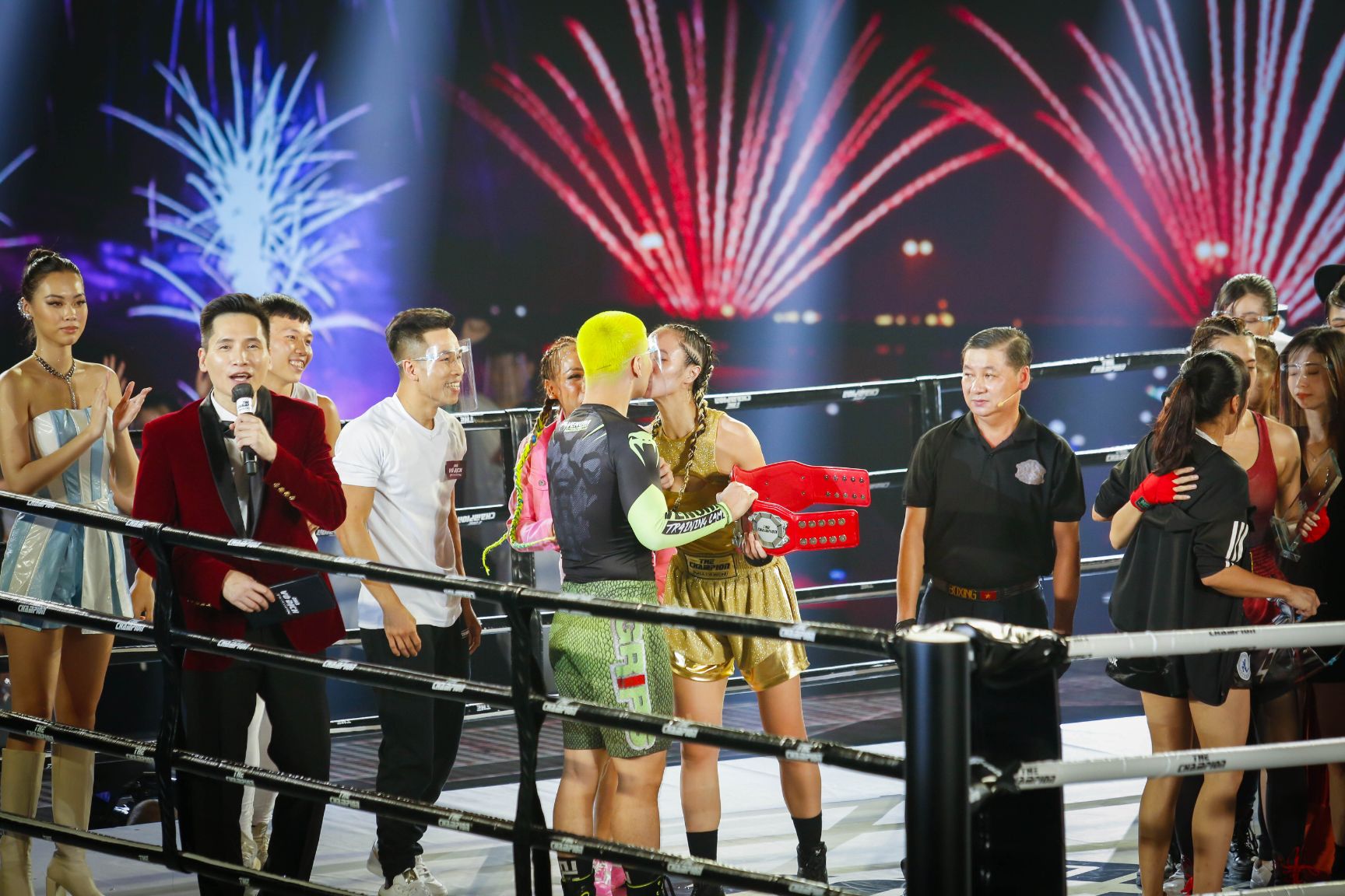 boxing 1 Vũ Ngọc Anh đoạt đai vô địch, dành tặng chiến thắng cho bạn trai Cường Seven