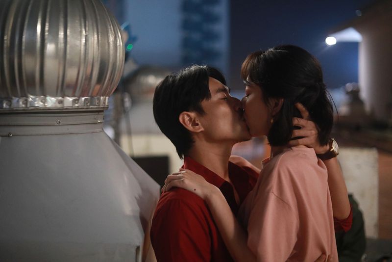 chia khoa tram ty 6 Chìa Khóa Trăm Tỷ chính thức hé lộ nụ hôn đầu của Thu Trang với Kiều Minh Tuấn