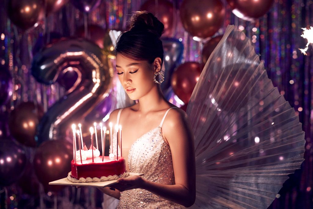 Hoa hau Khanh Van Happy Birthday Concept 025 Khánh Vân hoá thân thành nàng tiên Tinker Bell mừng tuổi 27