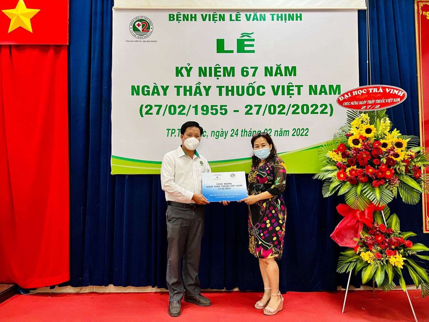 LOreal Ngày thầy thuốc Việt Nam BV Lê Văn Thịnh 1 L’Oréal Việt Nam tri ân y bác sĩ và nhân viên y tế tham gia phòng chống dịch