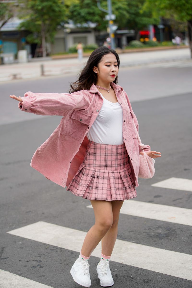 Đỗ Lê Hồng Nhung 4 Hồng Nhung The Voice Kids mang chuyện tình yêu màu hồng ngọt ngào vào MV debut