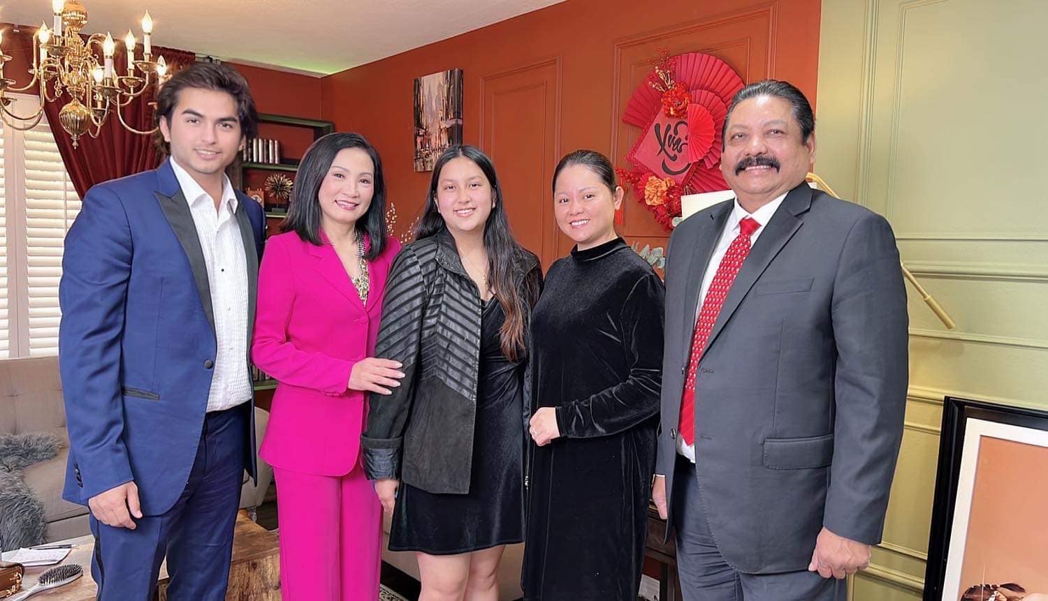 Duc Tien Hong Dao Angelina Raja va nha san xuat Ramani Raja Bình Minh đến Mỹ gặp Nhà sản xuất Raja quảng bá phim Sám Hối