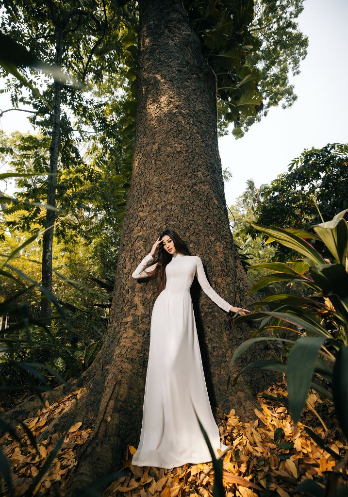 Hoa hau Khanh Van Bo anh Ao Dai12 Khánh Vân dịu dàng với áo dài trắng trước thềm sơ khảo Hoa hậu Hoàn vũ Việt Nam 2022