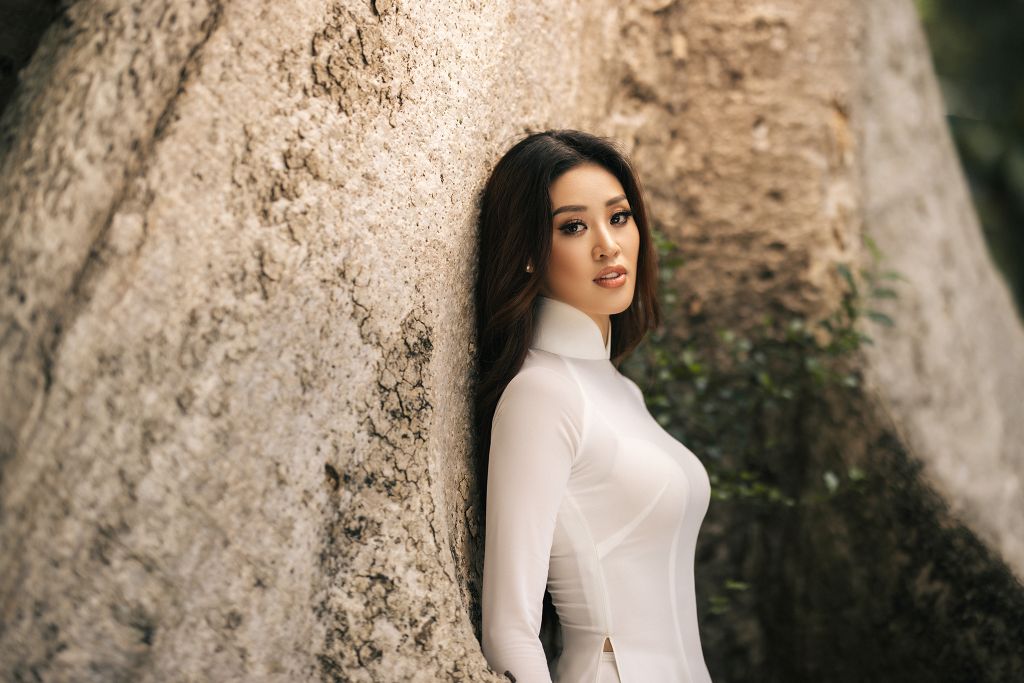 Hoa hau Khanh Van Bo anh Ao Dai2 Khánh Vân dịu dàng với áo dài trắng trước thềm sơ khảo Hoa hậu Hoàn vũ Việt Nam 2022
