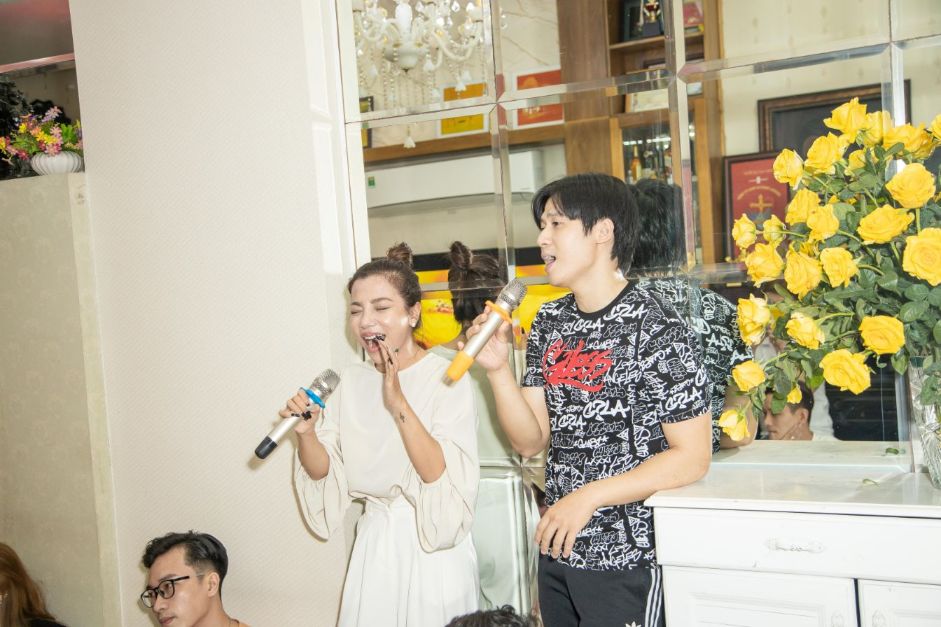 quang ha 4 Quang Hà cúng Tổ nghiệp tại nhà riêng, đông đảo nghệ sĩ tham dự