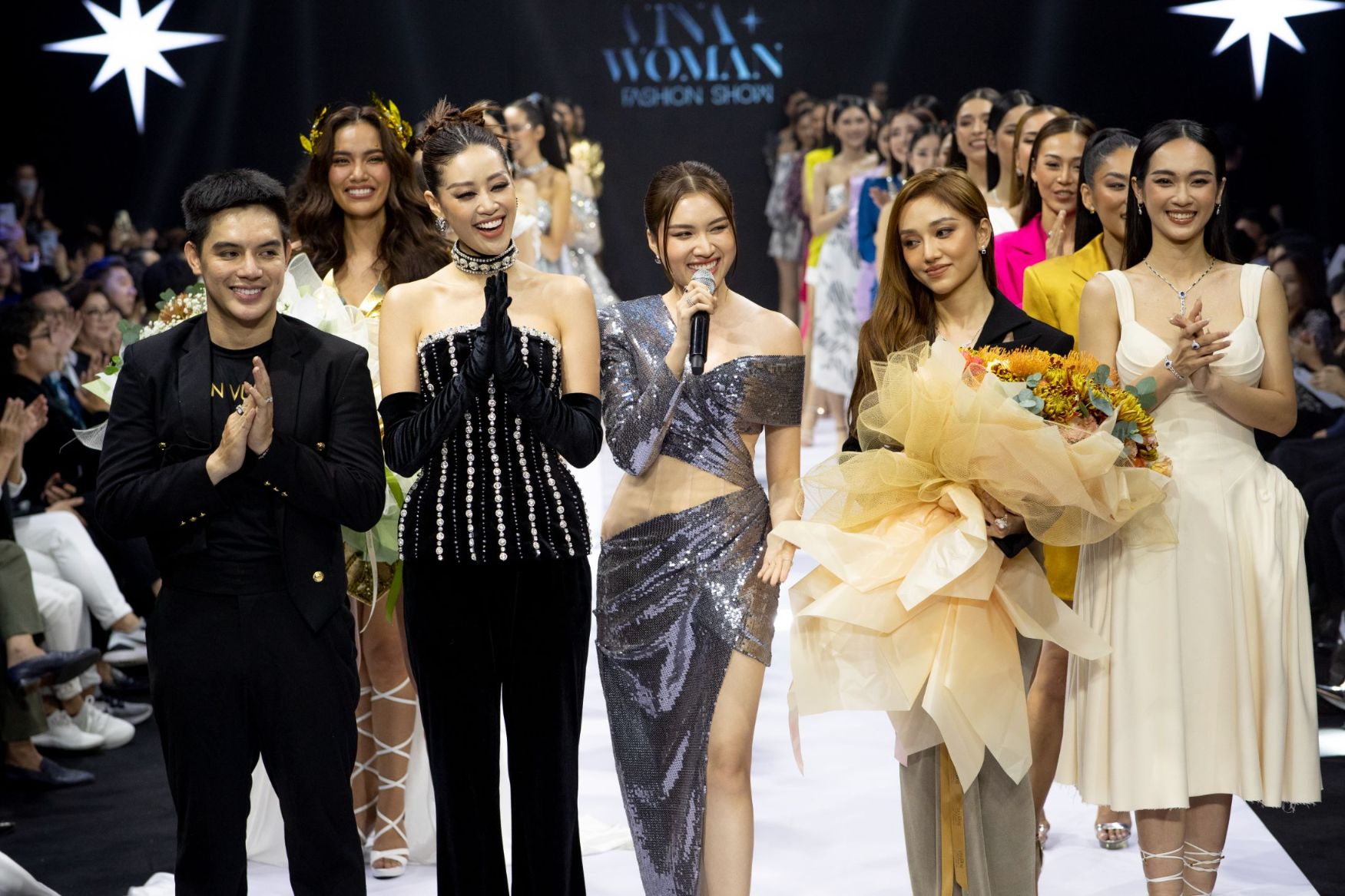 BST The Golden Woman của IJC Top 71 Hoa hậu Hoàn vũ Việt Nam 2022 bùng nổ sàn diễn Vinawoman Fashion Show