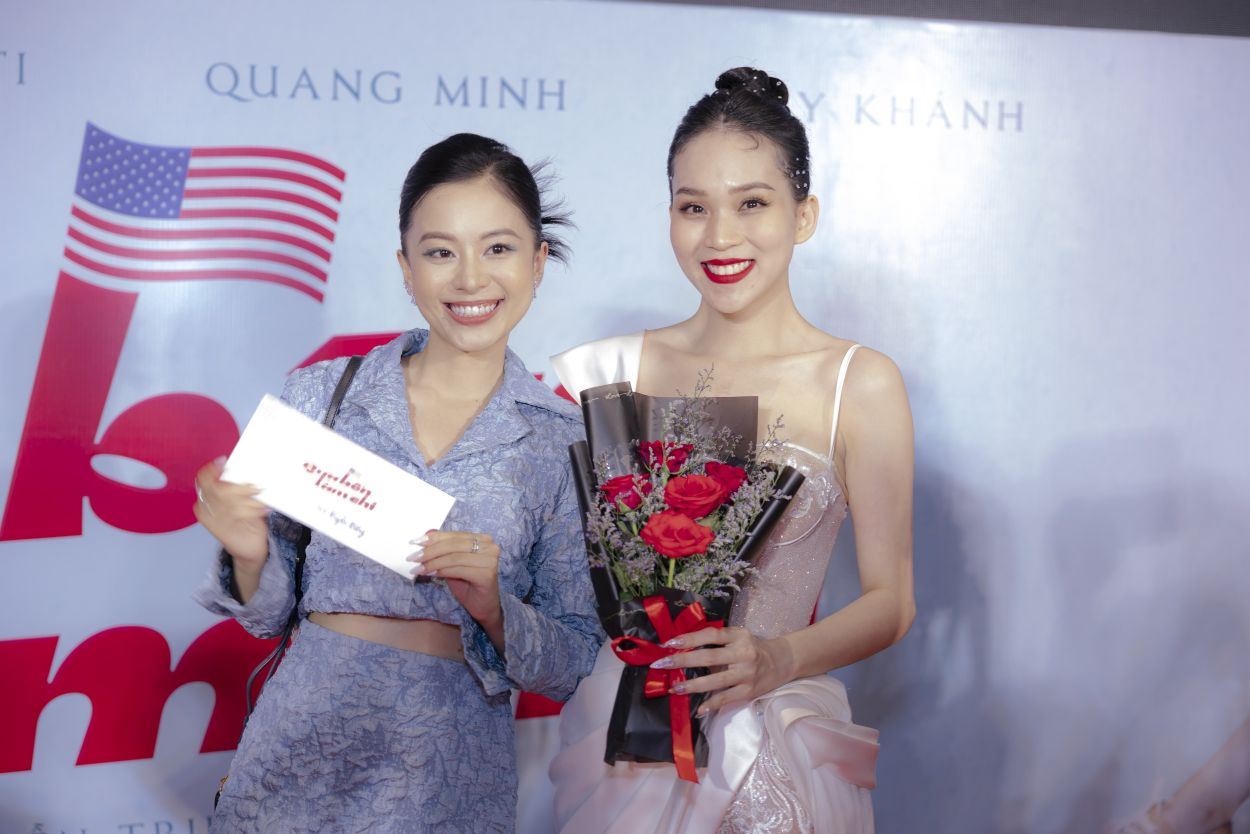 MC Tuyền Tăng cùng nữ chính Phương Titi Diện váy cưới trăm triệu, Phương Titi hạnh phúc khi phim quay 4 năm đã được chiếu rạp