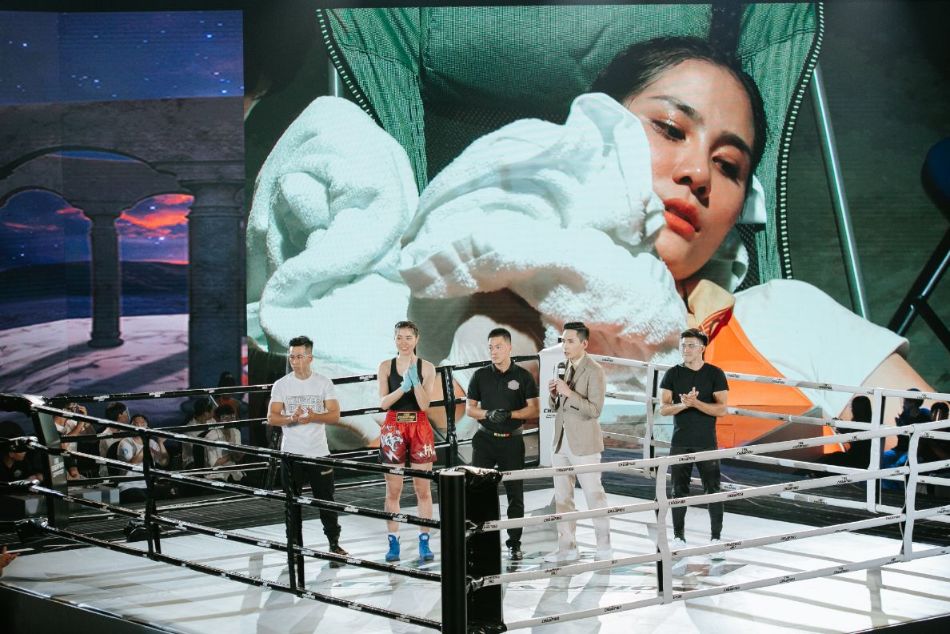 The Champion – Nhà vô địch 2021 1 Hai “bóng hồng” Hoàng Hạnh và Thu Huyền “so găng” trên sàn boxing
