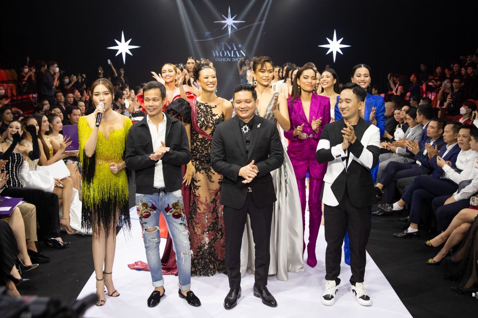 hoàng hải Top 71 Hoa hậu Hoàn vũ Việt Nam 2022 bùng nổ sàn diễn Vinawoman Fashion Show