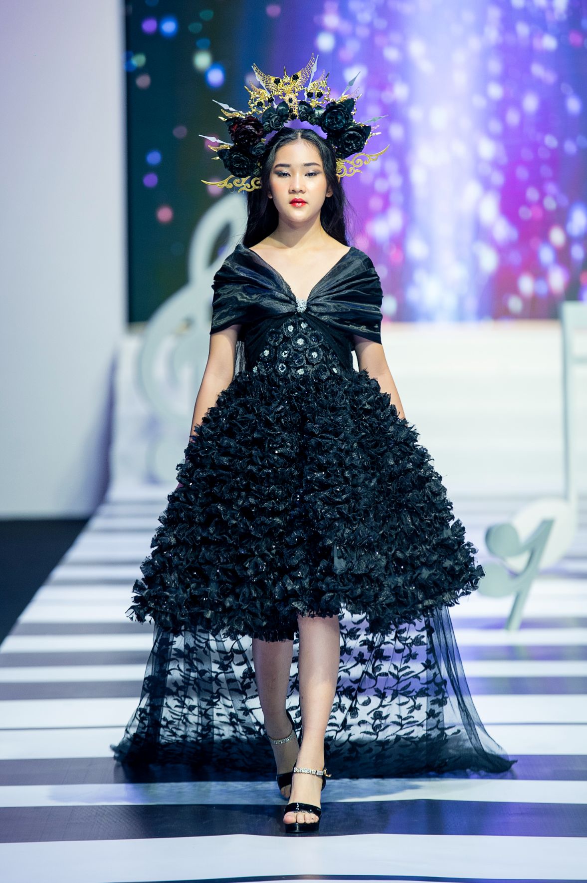 Cherry Phuong Diem NTK Pi Tran Gần 150 mẫu thiết kế được trình diễn tại Đêm hội mẫu nhí 2022   Fashion Melody