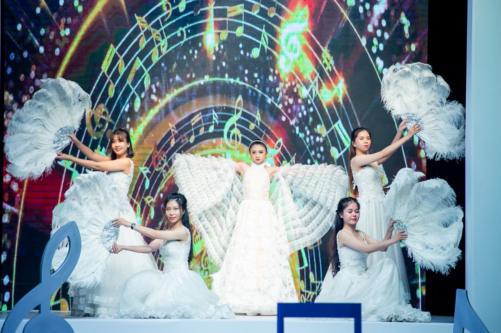 Diem Quynh NTK Phan Quoc An 6 Gần 150 mẫu thiết kế được trình diễn tại Đêm hội mẫu nhí 2022   Fashion Melody